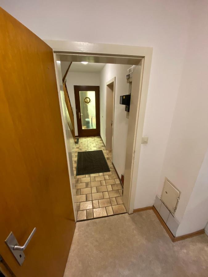 Einfaches Haus Mit Privatzimmern Und Gemeinschaftsraeumen Heilbronn Bagian luar foto